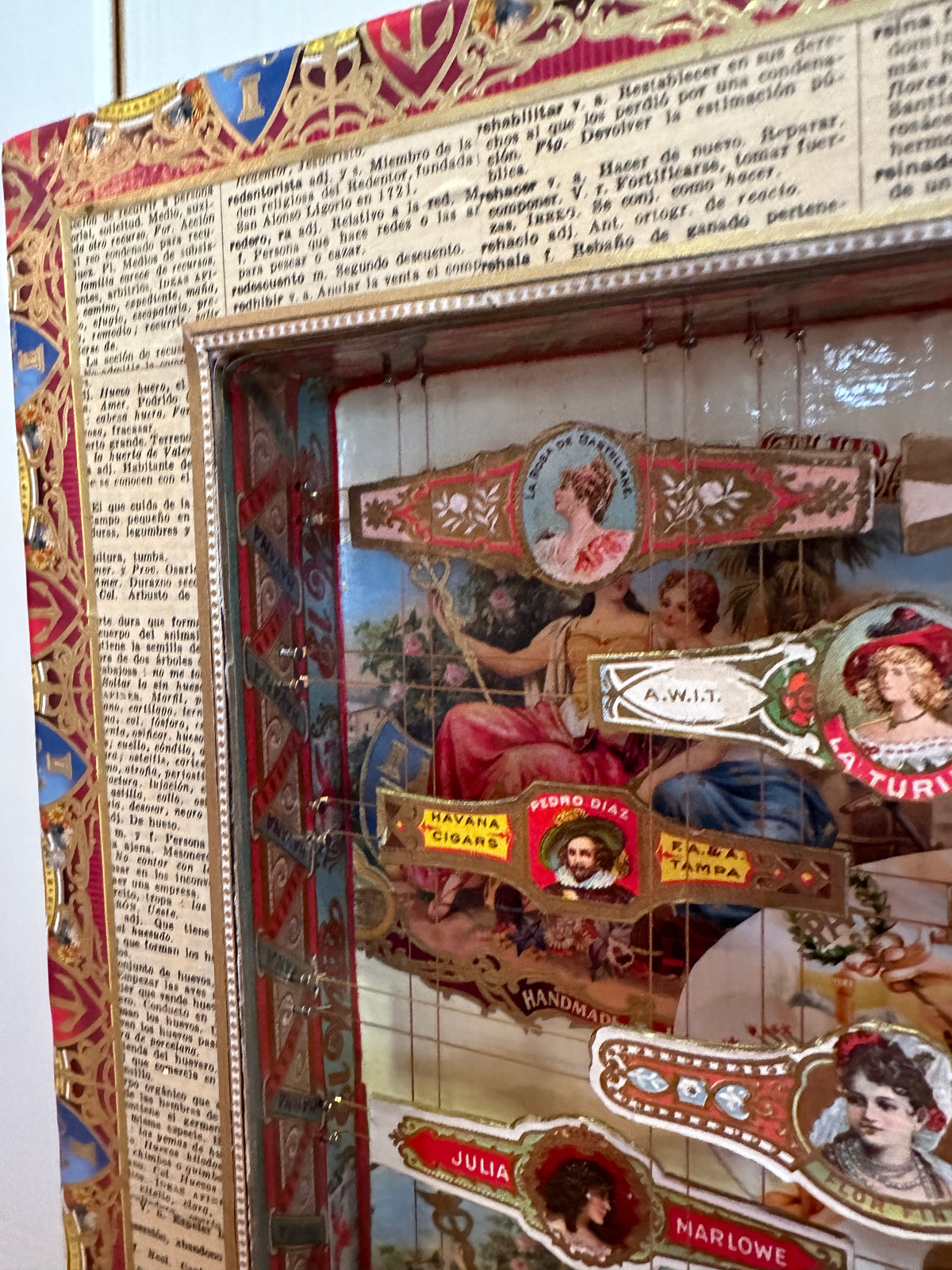 MEDIUM FACES CIGAR BOX